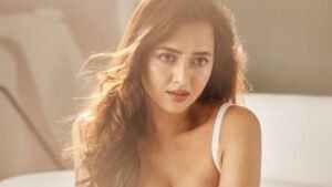 बिजनेसवुमन बनी करोड़पति एक्ट्रेस, खोला ब्यूटी पार्लर, कमाएगी ताबड़तोड़ पैसा? - AajTak