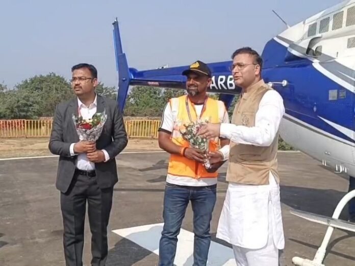 Heli tourism scheme started in Chitrakoot | चित्रकूट में हेली पर्यटन योजना शुरू: मैहर और जबलपुर के लिए उड़ानों को हुआ शुभारंभ - Chitrakoot News